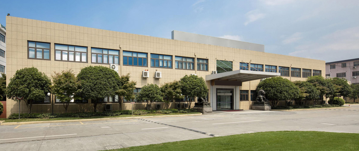 凱澤金屬主營(yíng)產(chǎn)品有：鈦靶,鉻靶,鋯靶,鎳靶,鈦鋁靶,鈦絲,鈦鍛件,鈦加工件,鈦塊,鈦法蘭,鈦靶材,鈦靶塊,高純鈦靶,鈦板靶,鈦管靶,鈦平面靶,鉻靶材,鉻旋轉(zhuǎn)靶,鋯靶塊,鋯管靶,鎳靶材,鎳靶塊,鈦鋁靶材,鈦鋁靶塊,鈦合金絲,TA1鈦絲,TC4鈦絲,鈦合金鍛件,TC4鈦鍛件,TC11鈦鍛件,鈦合金加工件,鈦合金異形件,鈦異形加工件,TC4鈦加工件,鈦合金方塊,鈦方塊,鈦合金法蘭,TA1鈦法蘭,TA2鈦法蘭,TC4鈦法蘭,鈦螺絲,鈦合金棒,鈦合金板,鈦合金管,鈦環(huán),
鈦管件,鈦合金餅等，庫(kù)存充足，規(guī)格齊全，支持現(xiàn)貨或定制